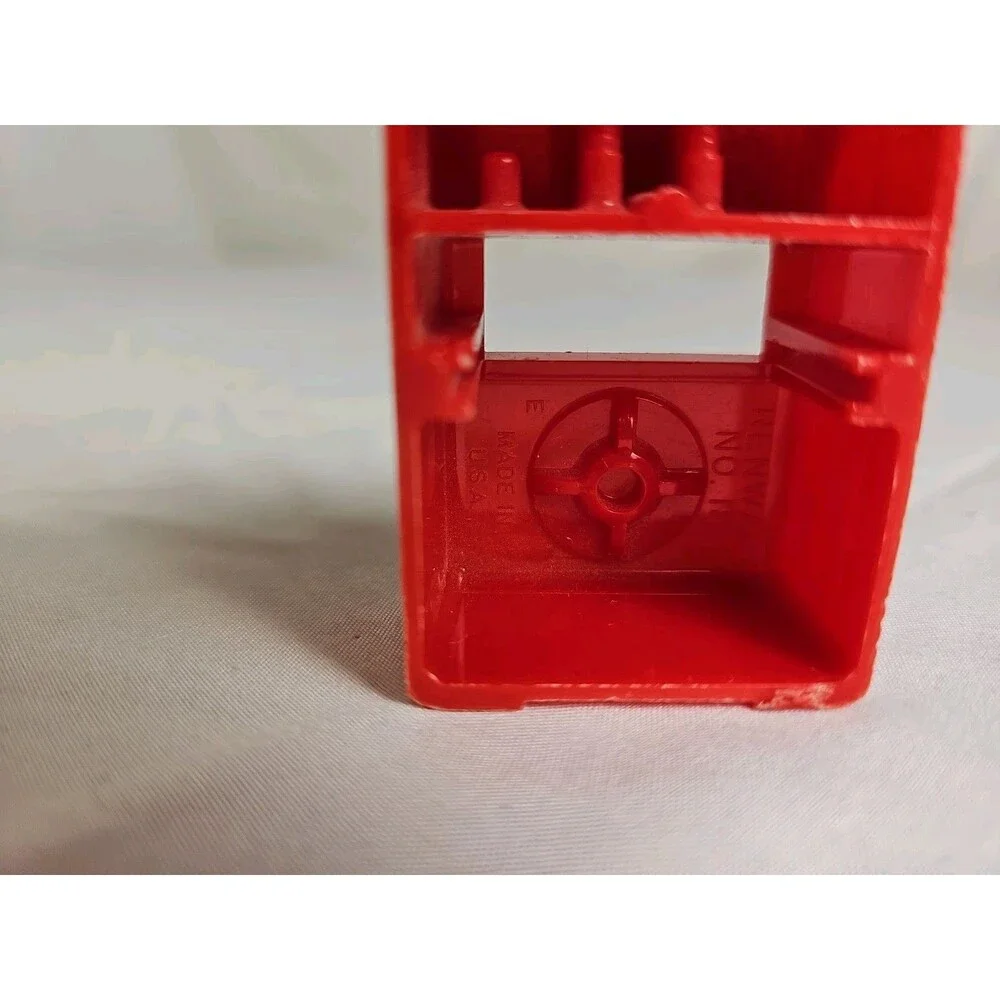 Vintage Renwal Radio Dollhouse Furniture Red with dial Plastic number 18 USA